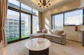 Chic 1 Bed Oasis in Azizi Riviera